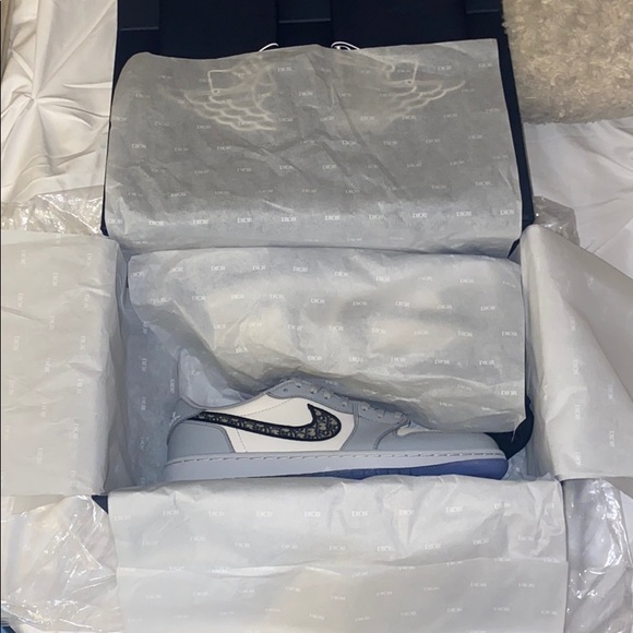 ❗️SOLD-Dior Air Jordan’s - Picture 4 of 8